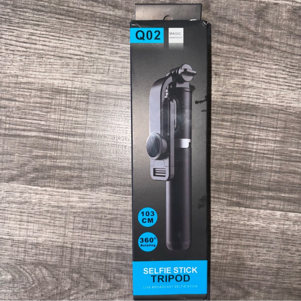 Magic Q02 Selfie Stick Tripod - Black and Blue mini selfie stick and tripod